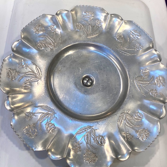 Mid Century 50’s Lazy Susan aluminum tray & a basket hand forged floral vintage - Picture 8 of 16
